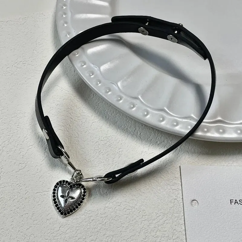 Black Goth Y2K Charm Grunge Heart Pendant Choker