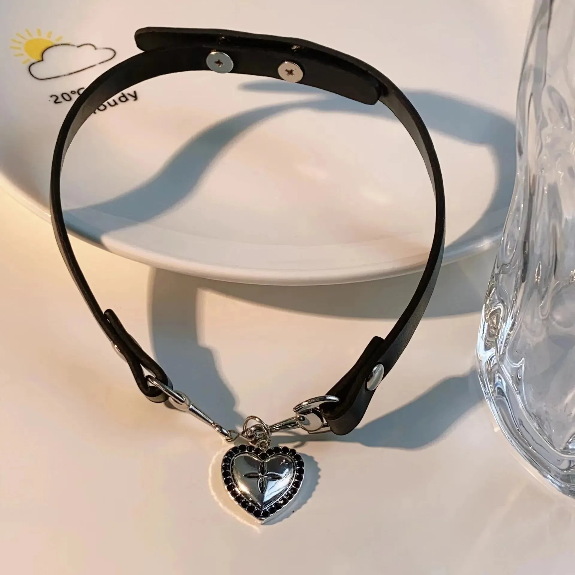 Black Goth Y2K Charm Grunge Heart Pendant Choker