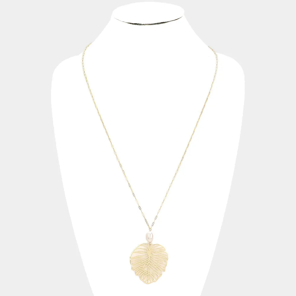 iLLASPARKZ Freshwater Pearl Metal Tropical Leaf Pendant Long Necklace