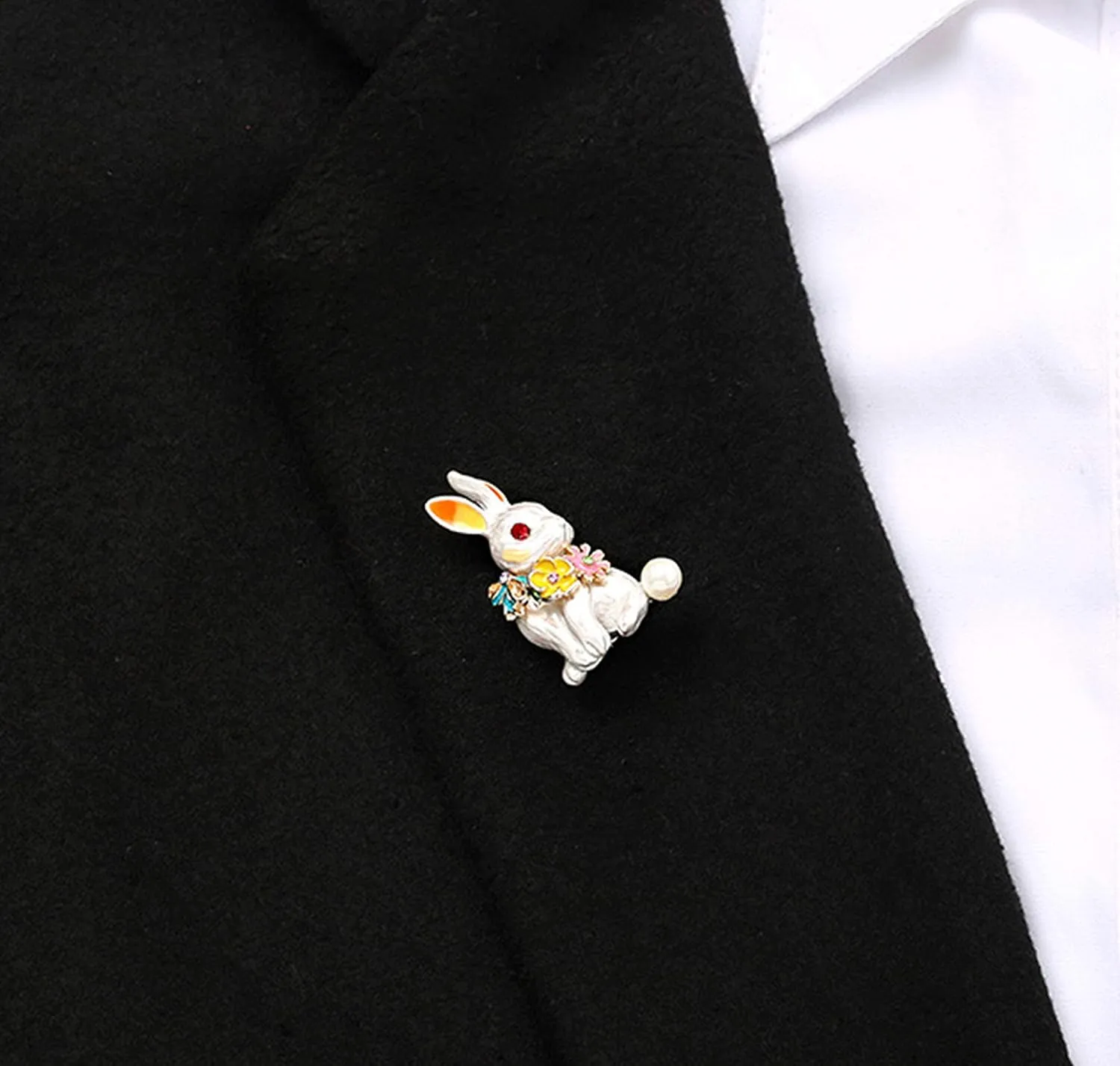 Women Classical Animal Wreath Rabbit Brooches for Easter Floral Cute Bunny Brooch for Girl Enamel Pin Corsage Scarf Clips